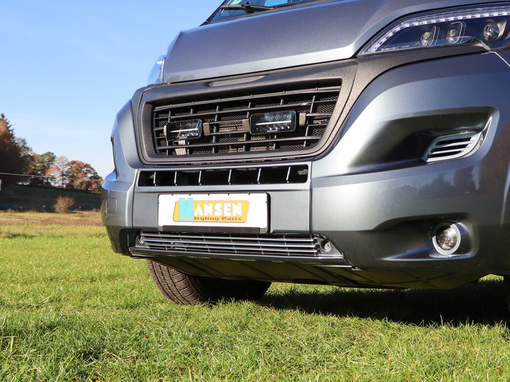 Euralight Kühlergrill Kit passend für Peugeot Boxer (2014-2023) inkl. 2x LED-Fernscheinwerfer 8" Black Penta